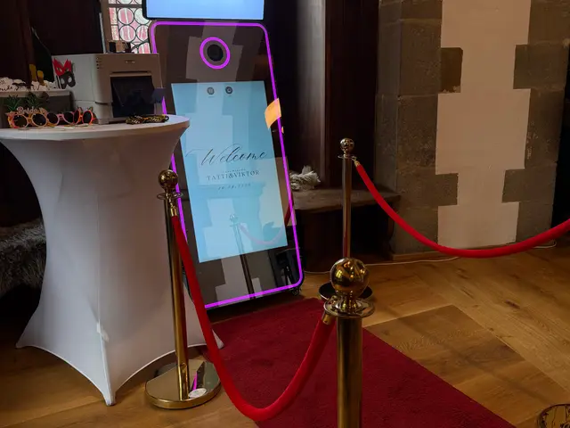 Fotobox / Fotospiegel Magic Mirror in Solingen mieten – Bild 3